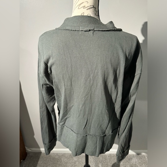 T.LA for Anthropologie dark green long sleeve top size large - Picture 2 of 3